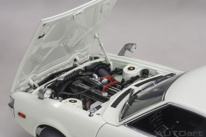Autoart Toyota Celica Liftback 2000GT (RA25) 1973 blanc