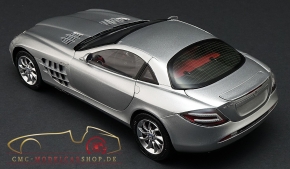 CMC Mercedes-Benz SLR McLaren, Silber metallic, Leder rot