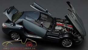 CMC Mercedes-Benz SLR McLaren, Grau Metallic, Leder rot