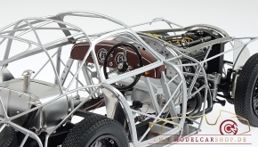 CMC Alfa Romeo 8C 2900 B, 1938 Rolling Chassis, base en bois incl.